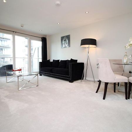 Perfect Getaway In Cardiff Marina Apartment ภายนอก รูปภาพ