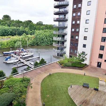 Perfect Getaway In Cardiff Marina Apartment ภายนอก รูปภาพ