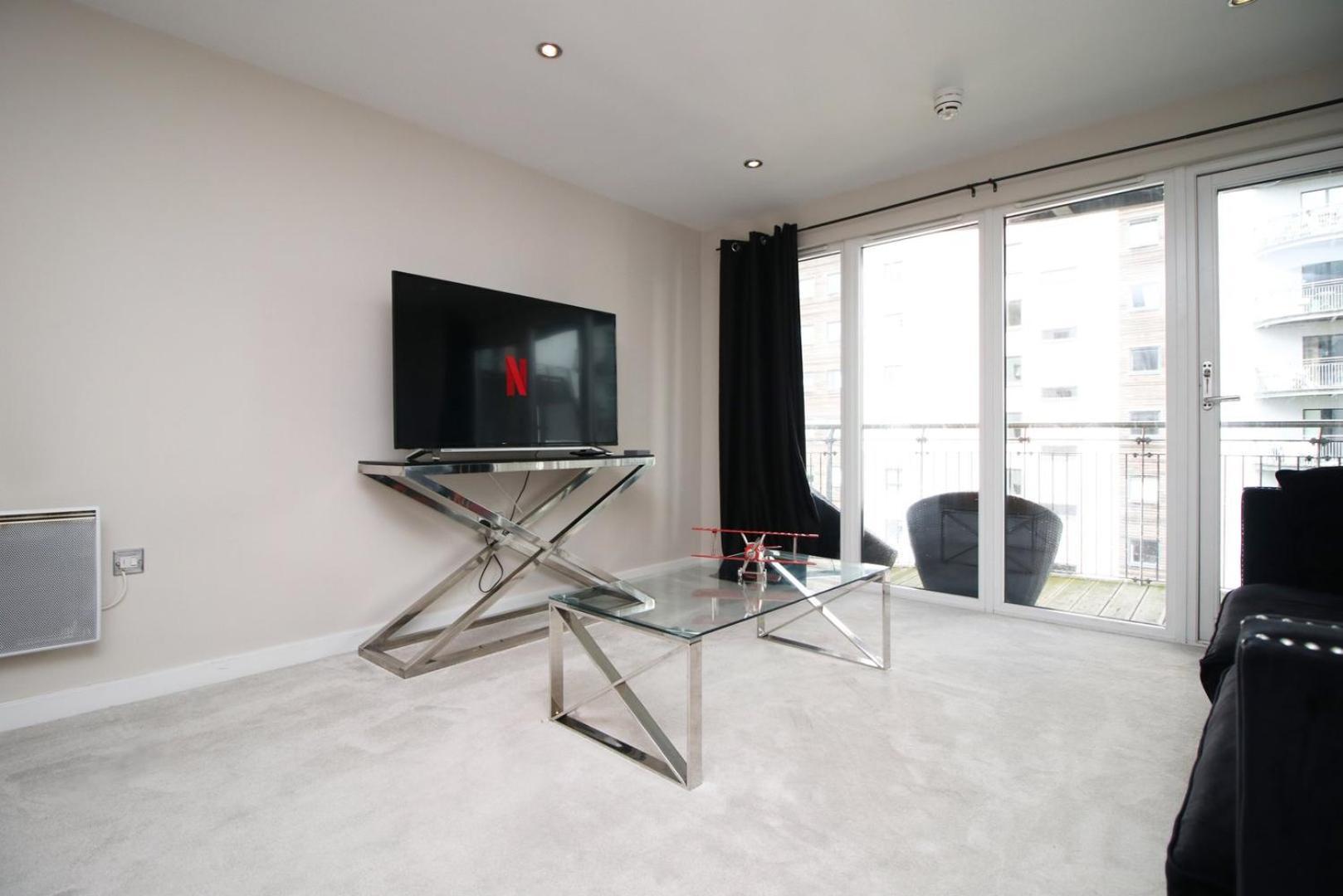 Perfect Getaway In Cardiff Marina Apartment ภายนอก รูปภาพ