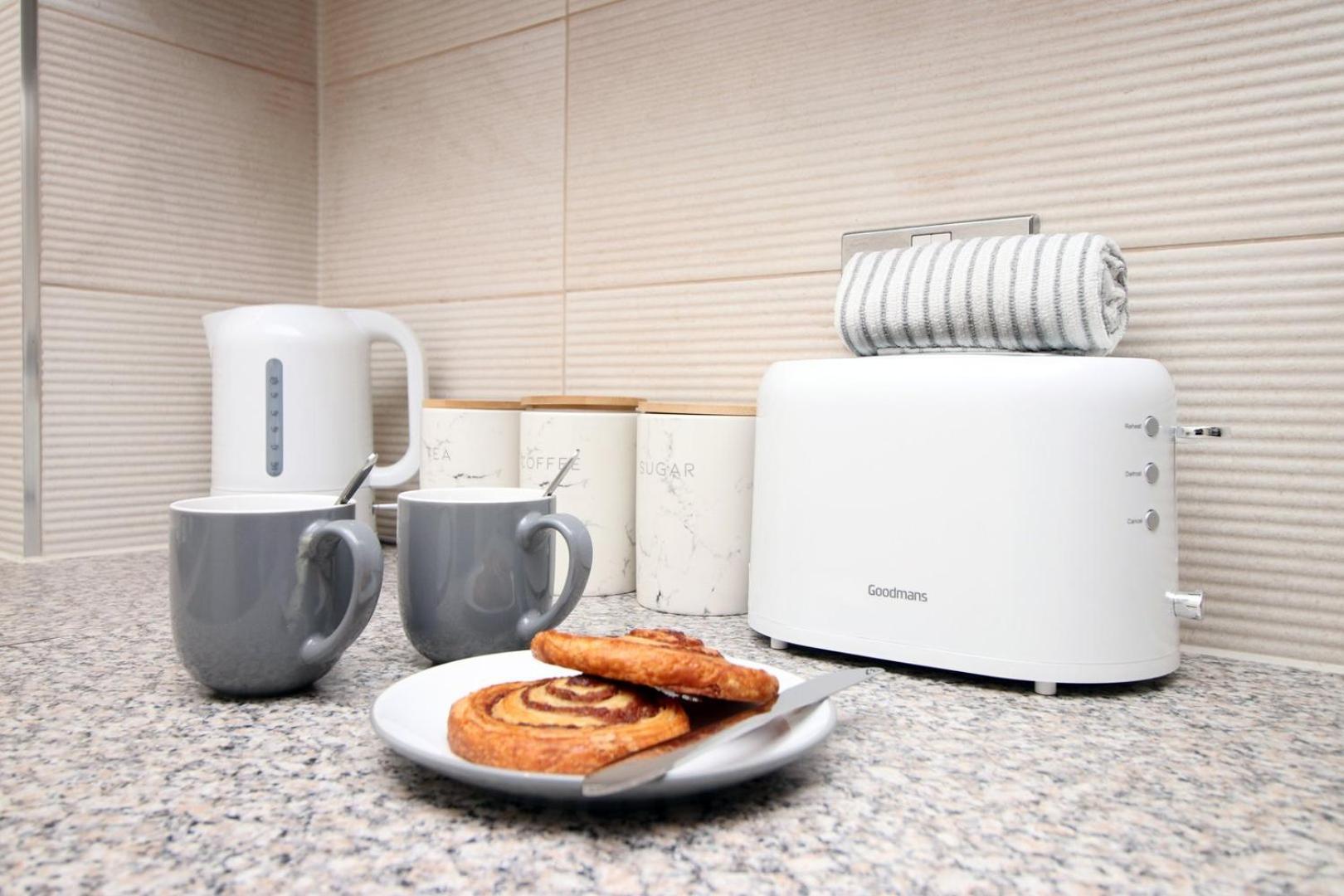 Perfect Getaway In Cardiff Marina Apartment ภายนอก รูปภาพ