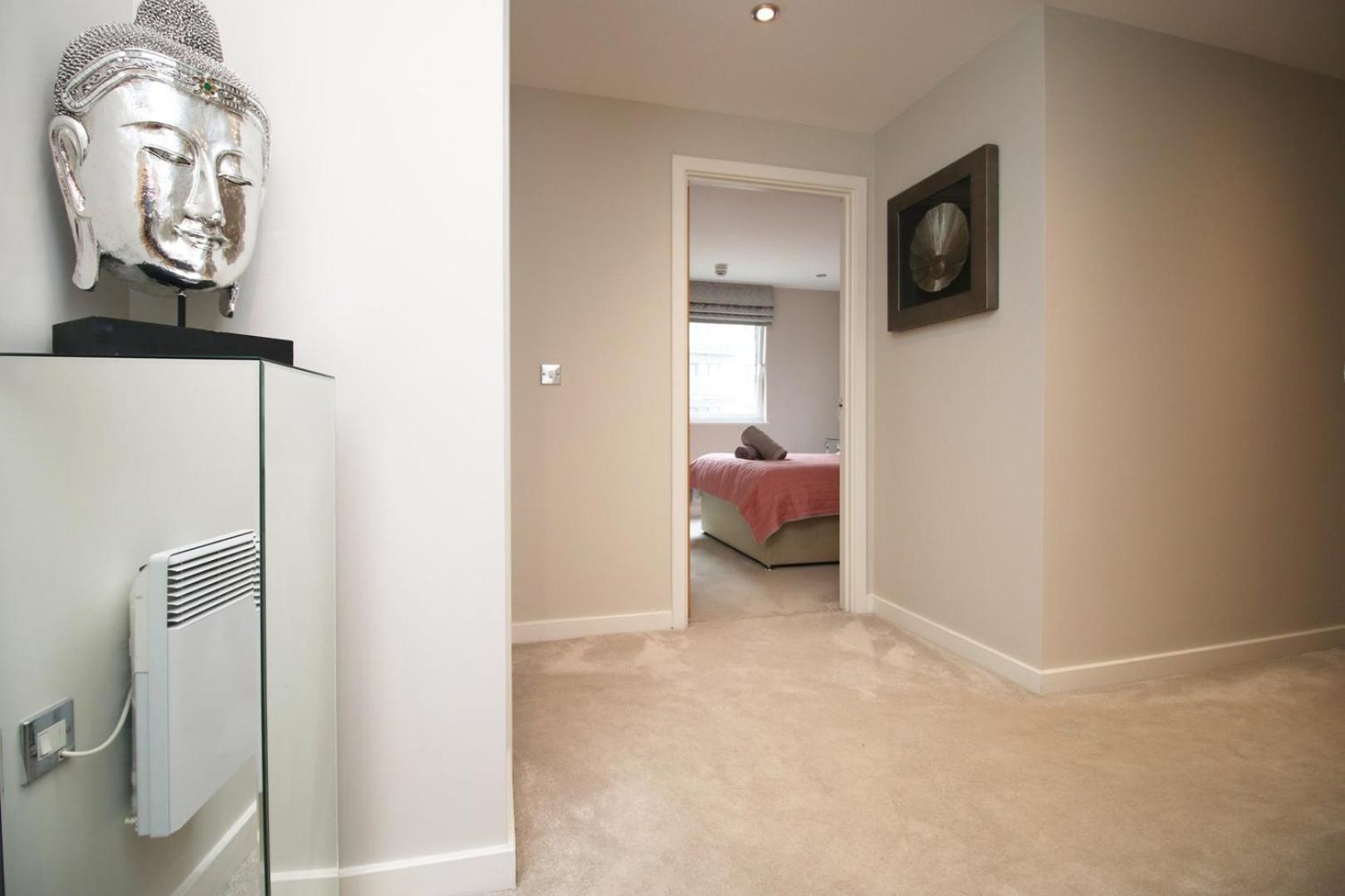 Perfect Getaway In Cardiff Marina Apartment ภายนอก รูปภาพ