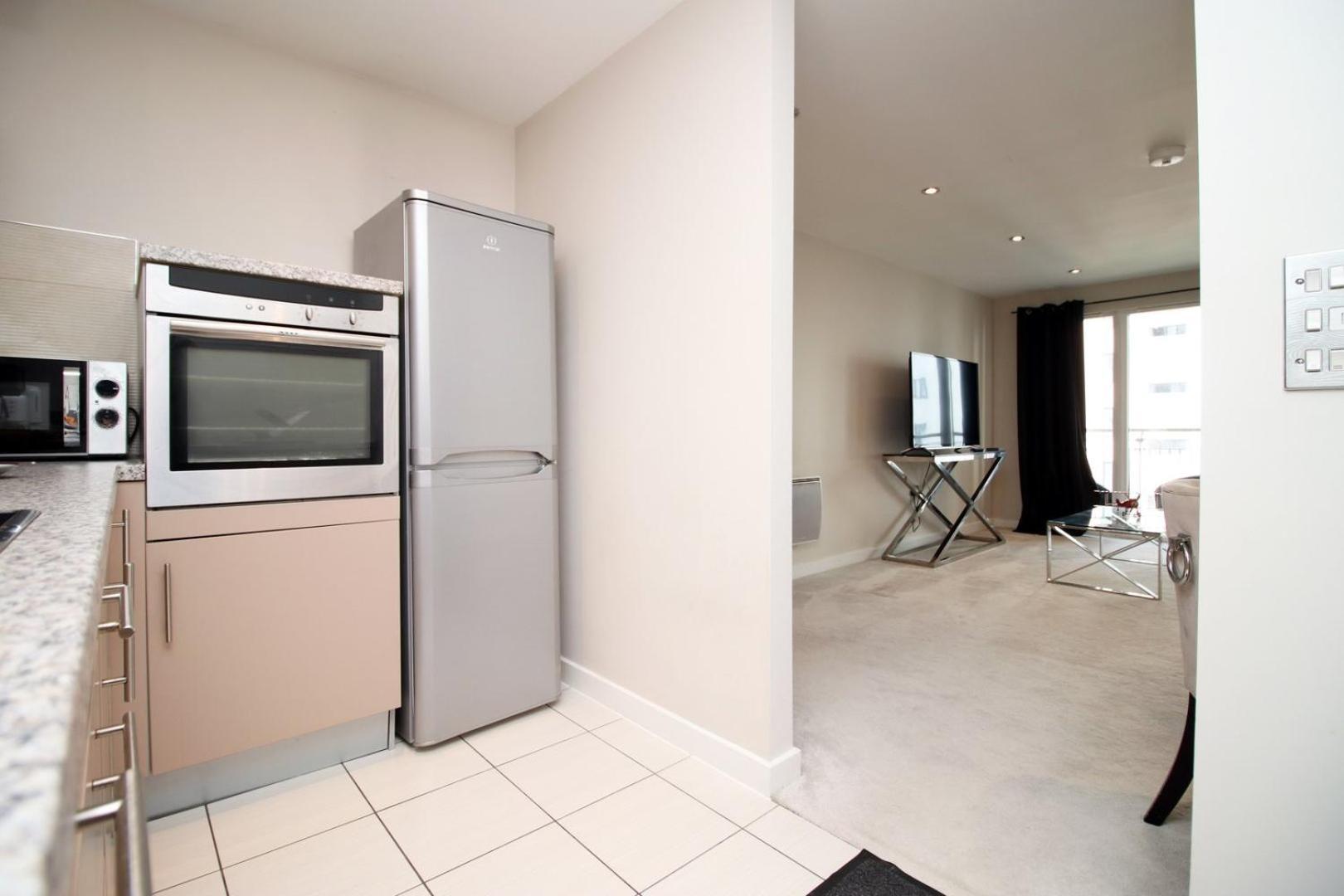 Perfect Getaway In Cardiff Marina Apartment ภายนอก รูปภาพ