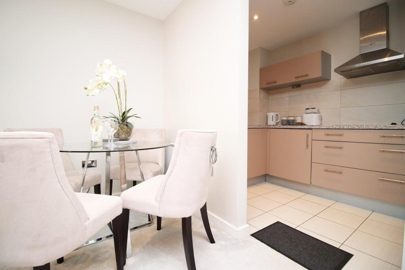 Perfect Getaway In Cardiff Marina Apartment ภายนอก รูปภาพ