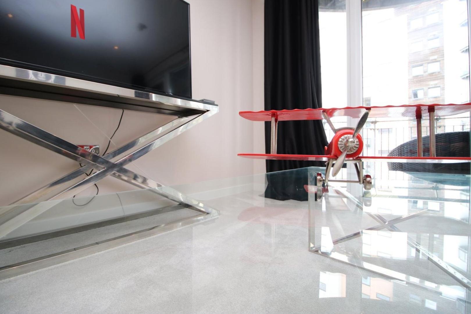 Perfect Getaway In Cardiff Marina Apartment ภายนอก รูปภาพ