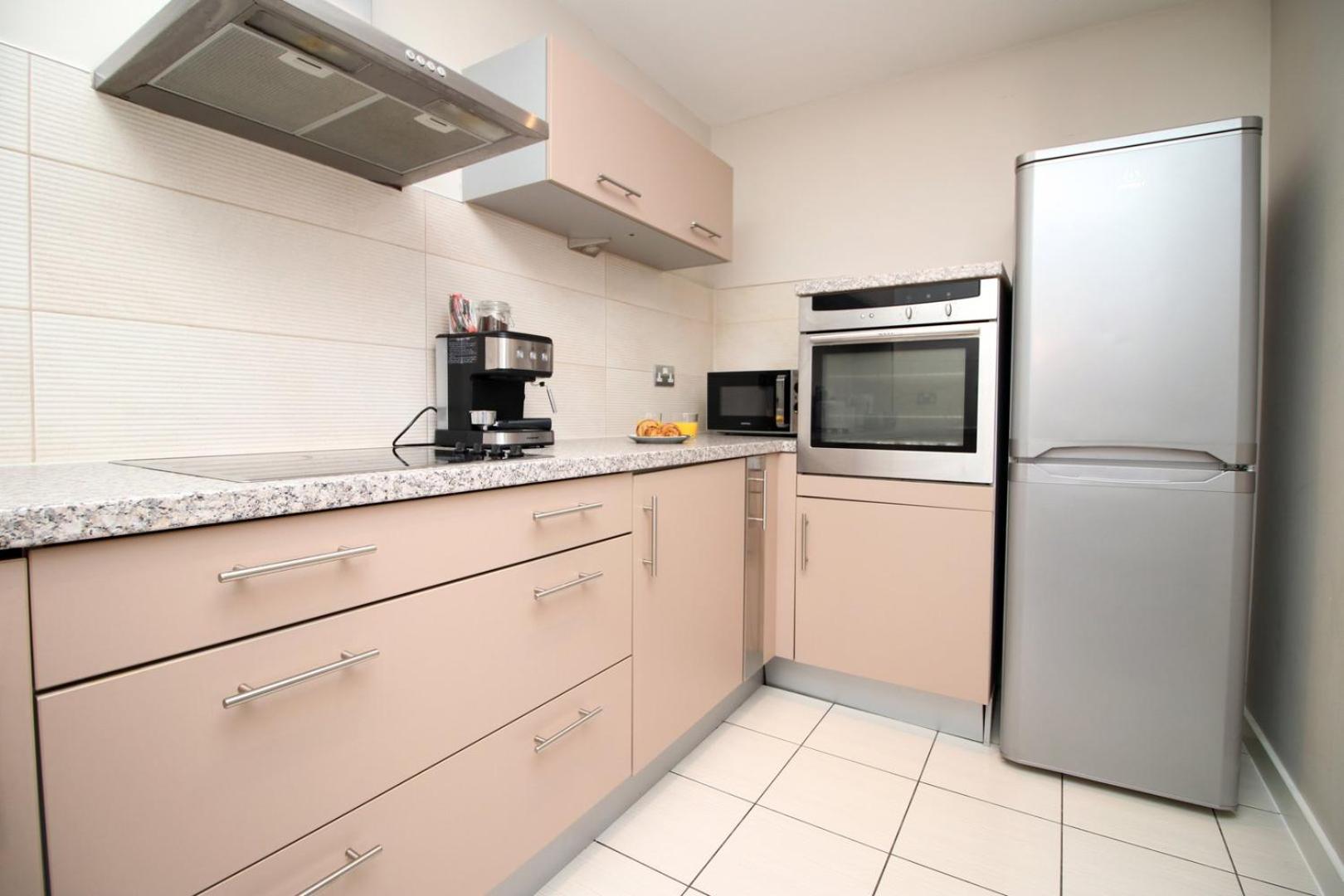 Perfect Getaway In Cardiff Marina Apartment ภายนอก รูปภาพ